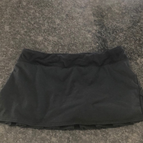Lululemon skirt - Picture 2 of 4